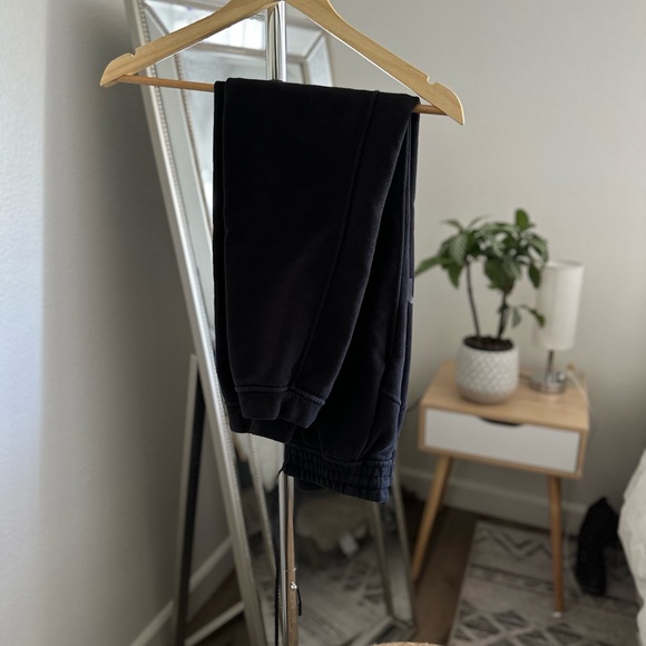 Lululemon Athletica Loungeful High-Rise Joggers - Picture 4 of 7